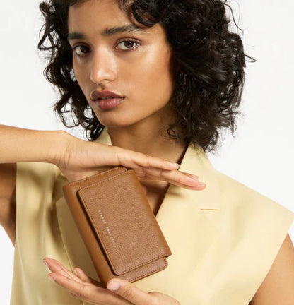 STATUS ANXIETY | VISIONS WALLET - CAMEL